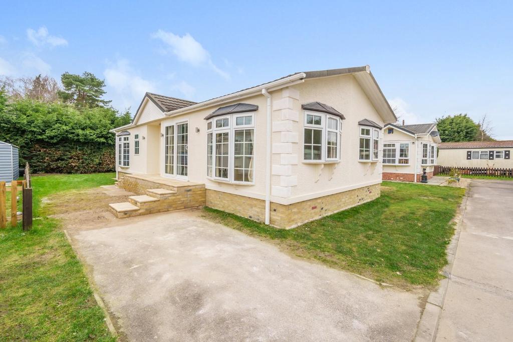 Chapel Farm Park, Hawthorn Hill, Coningsby, LN4 4UZ 3 bed park home for