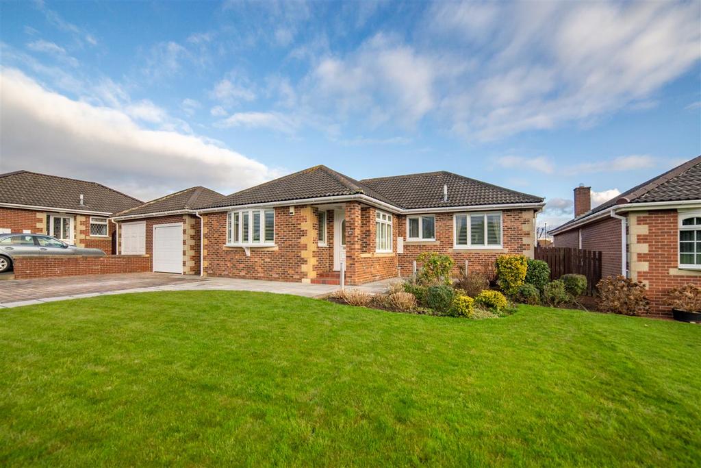 Russell Square, Seaton Burn... 3 bed detached bungalow £325,000
