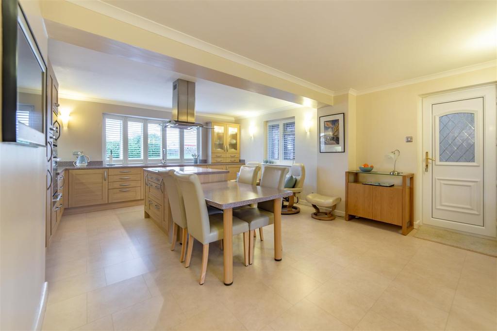 Russell Square, Seaton Burn... 3 bed detached bungalow £325,000