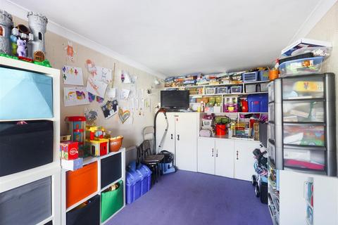 9 Benhurst Close, South Croydon, CR2 8NX