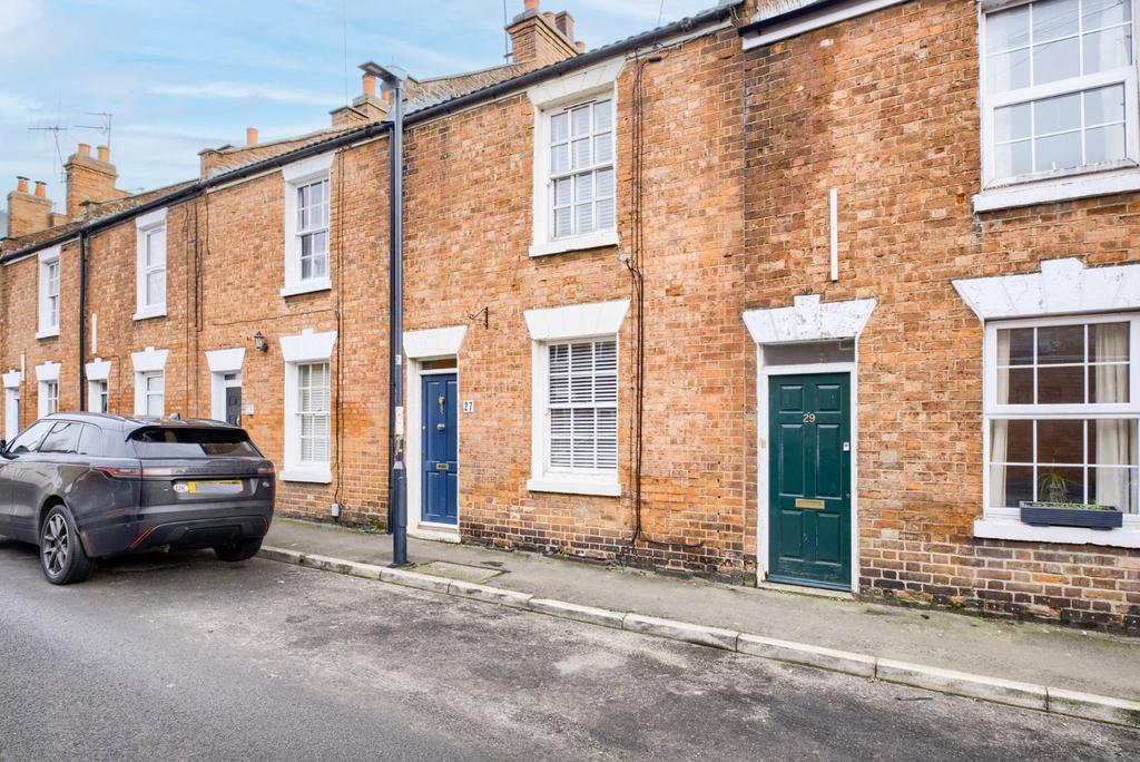 Hill Street, Leamington Spa 2 bed terraced house £315,000
