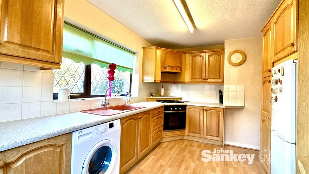 Delamere Drive, Mansfield 3 bed detached bungalow for sale £200,000