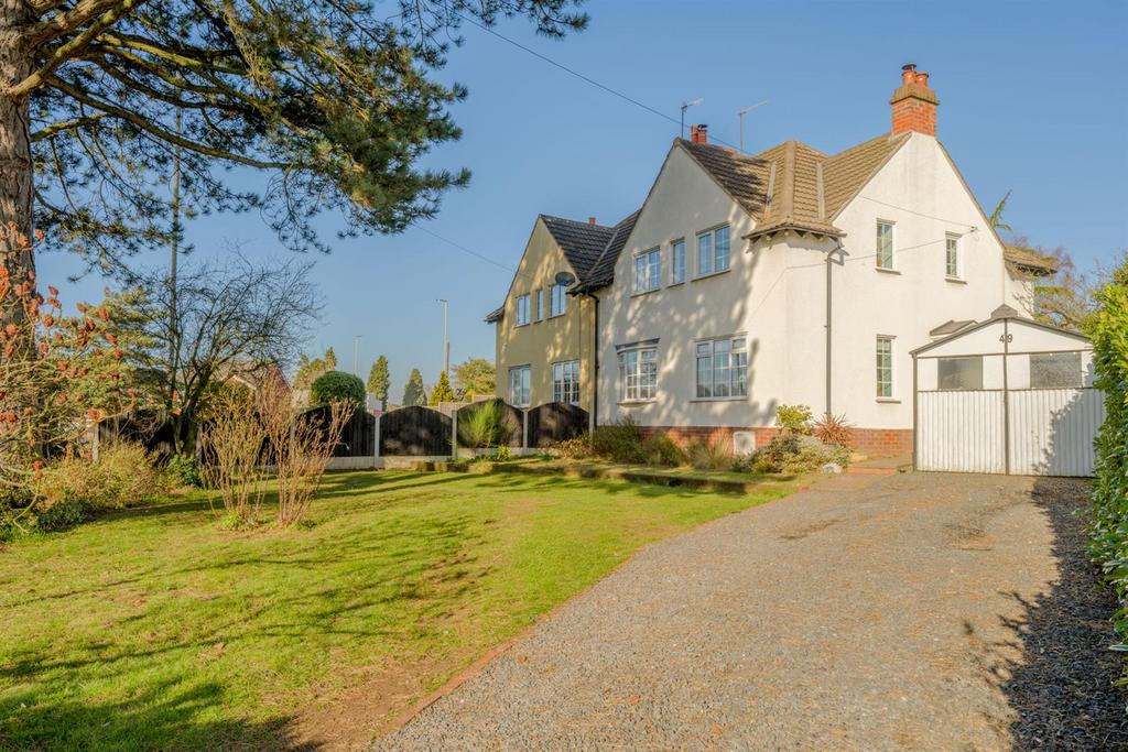 Stream Park, Kingswinford, DY6 8HU 3 bed semidetached house £265,000