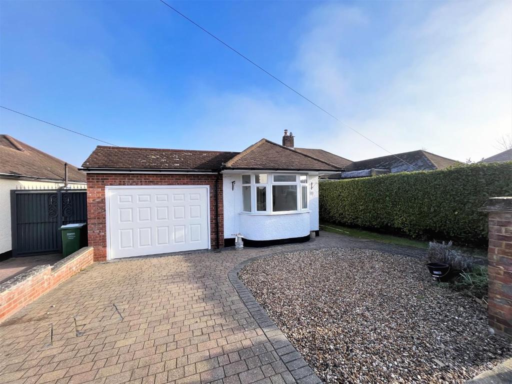 Eaton Road, Sidcup 3 bed semidetached bungalow £2,000 pcm (£462 pw)