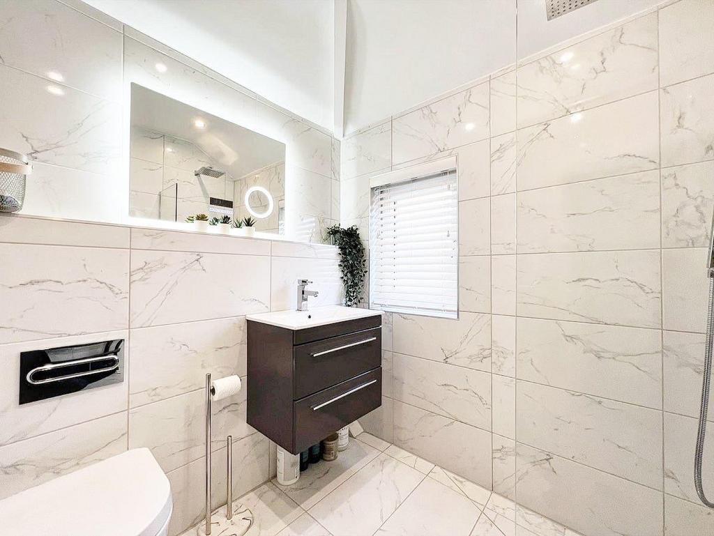 6 B12287 B-EDC1-4 AA9-88 D9-557 F7 DED9 B67.jpg