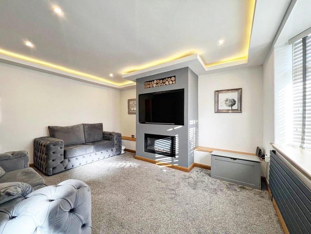 AE3 C2 BB7-ED2 C-4647-91 F9-741 BA59563 F0.jpg