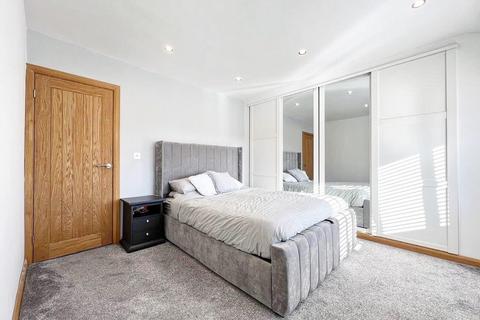 5 Castle View, Dodworth, Barnsley, S75 3LF