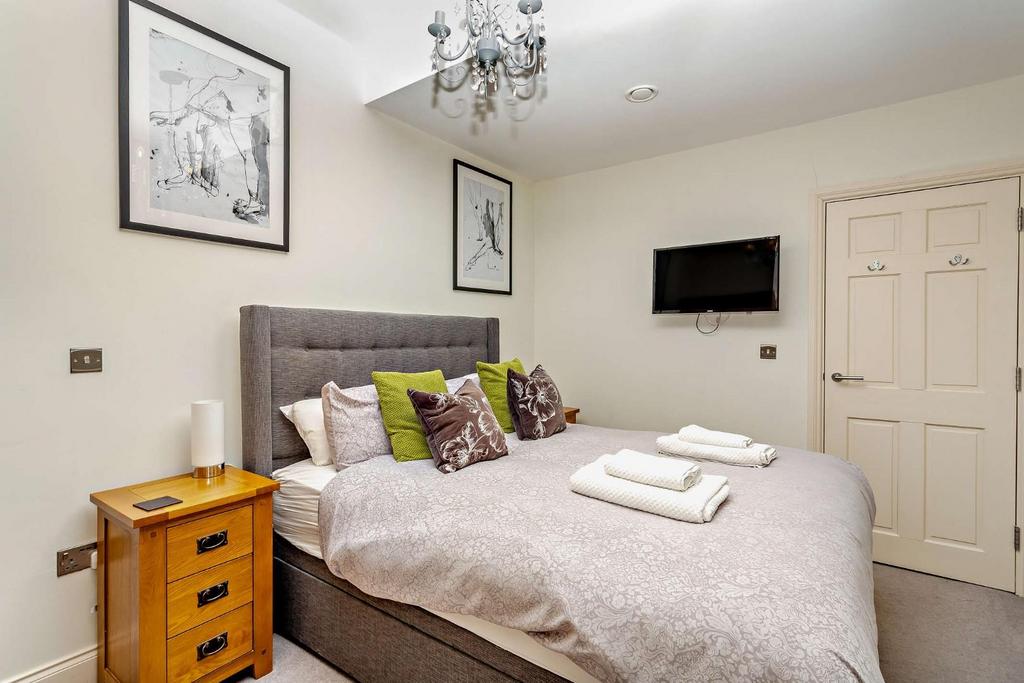 8538108-interior02-800.jpg