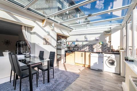 6 Ferriers Way, Epsom, KT18 5TJ