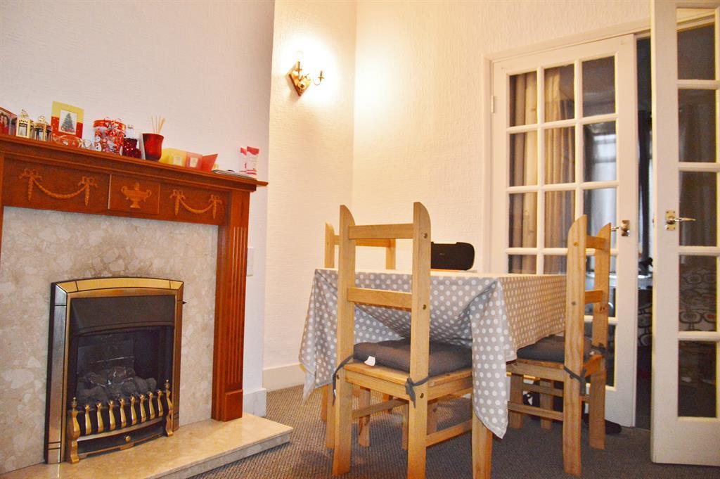 Bushey Road, London, E13 9EN 1 bed flat £275,000