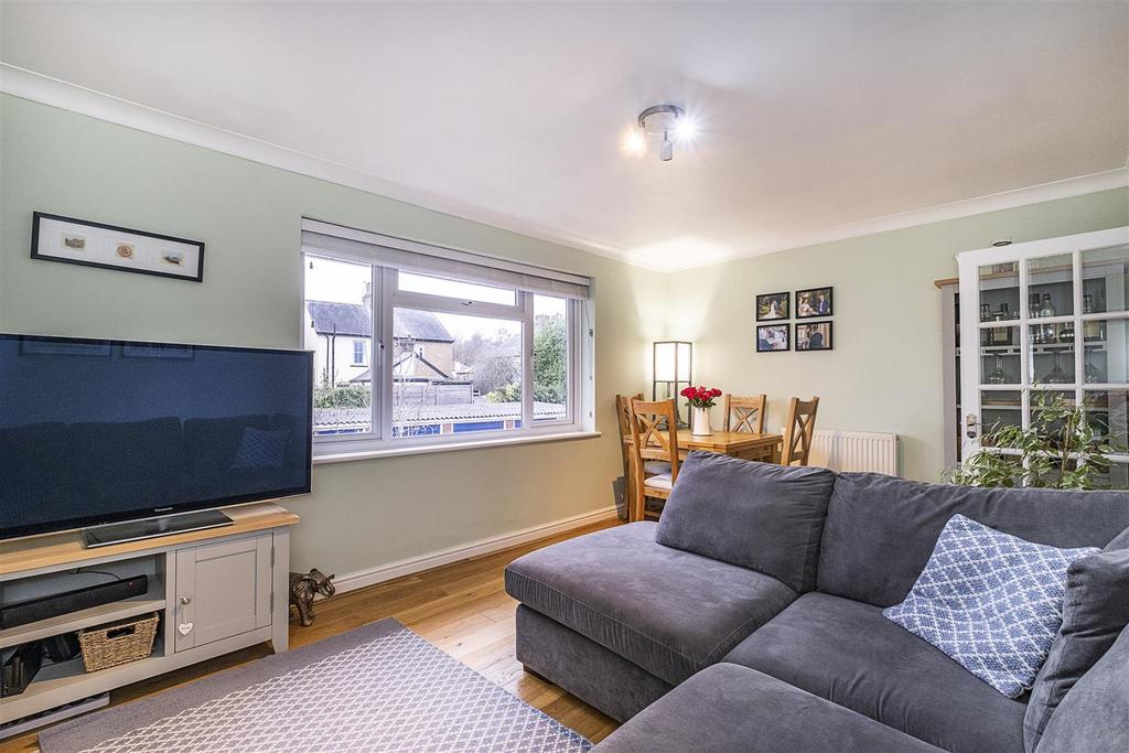 Willis Close, Epsom 2 bed £350,000