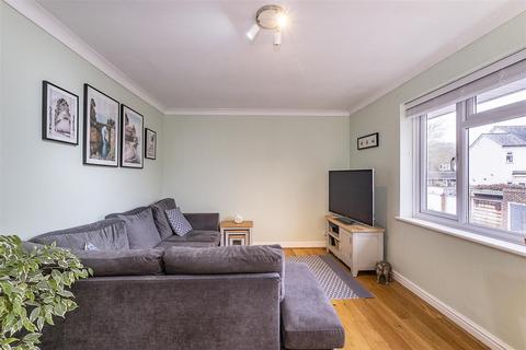 14a Willis Close, Epsom, KT18 7SS