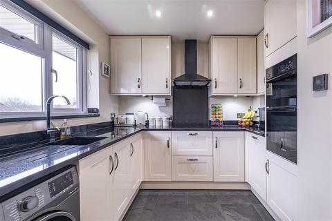 14a Willis Close, Epsom, KT18 7SS