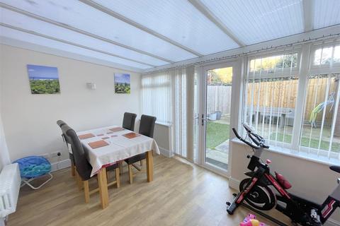 6 Lakeside Road, Ipswich, IP2 9QA