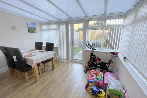 6 Lakeside Road, Ipswich, IP2 9QA