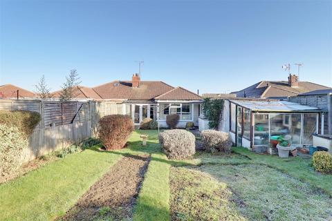 18 Ashwood Way, Hucclecote, Gloucester, GL3 3JE