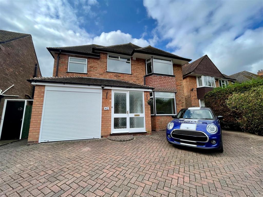 Links Drive, Solihull, West Midlands 4 bed detached house £1,400 pcm
