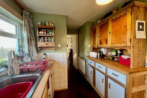6 Frederick Thomas Road, Dursley, GL11 6NB