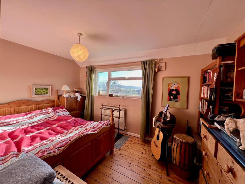 Bed 1.jpg
