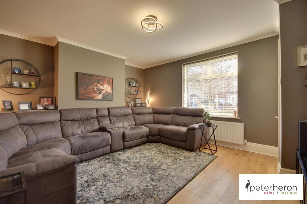 Stratford Avenue, Grangetown, Sunderland 4 bed semidetached house £