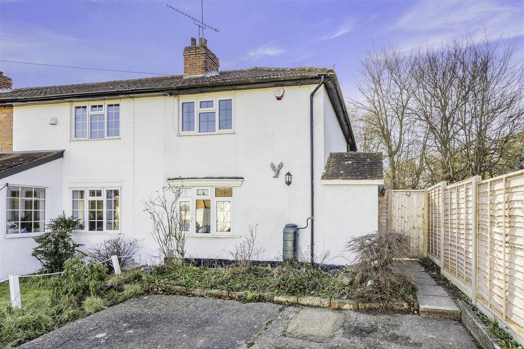 Beechen Lane, Lower Kingswood, Tadworth 2 bed semidetached house £