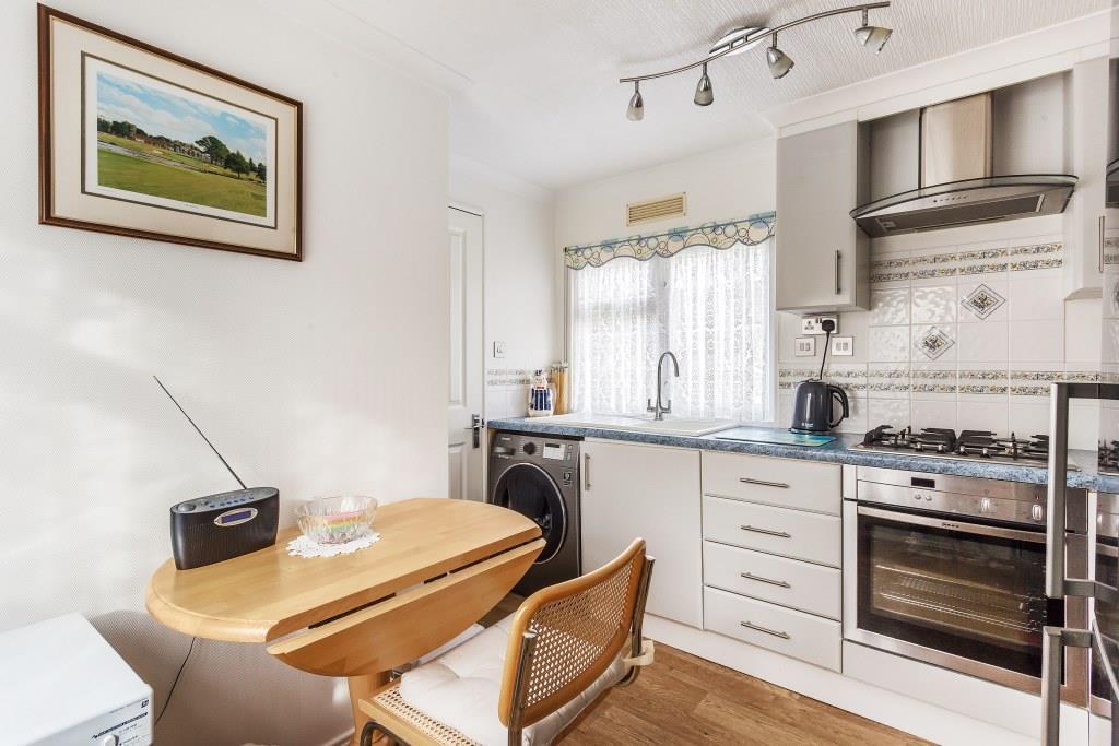 RICKWOOD PARK, BEARE GREEN, RH5 2 bed park home for sale £94,950