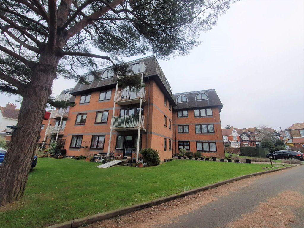 Springfield Road, St Leonards on Sea 2 bed flat £950 pcm (£219 pw)