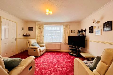 47 Appledore Crescent, Folkestone, CT19 4NA