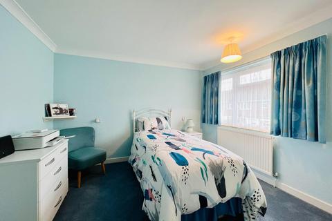 47 Appledore Crescent, Folkestone, CT19 4NA