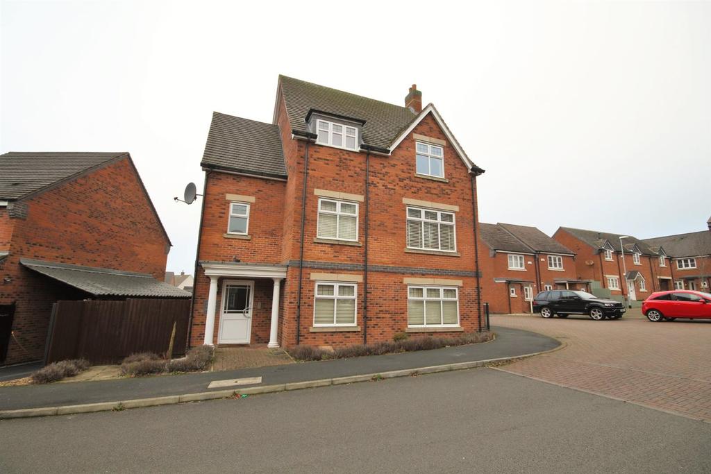 Overlord Drive, Hinckley 2 bed apartment £700 pcm (£162 pw)