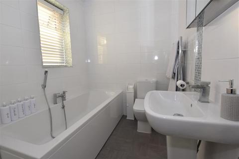 1 Arkley Close, Brough, HU15 1EL