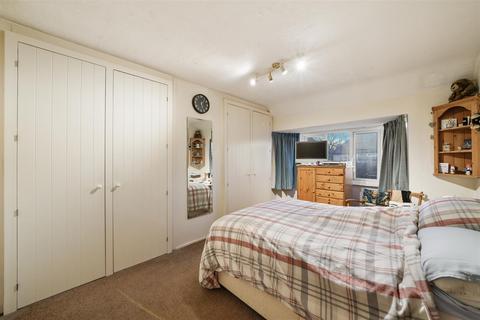 22 Alder Grove, London, NW2 7DB