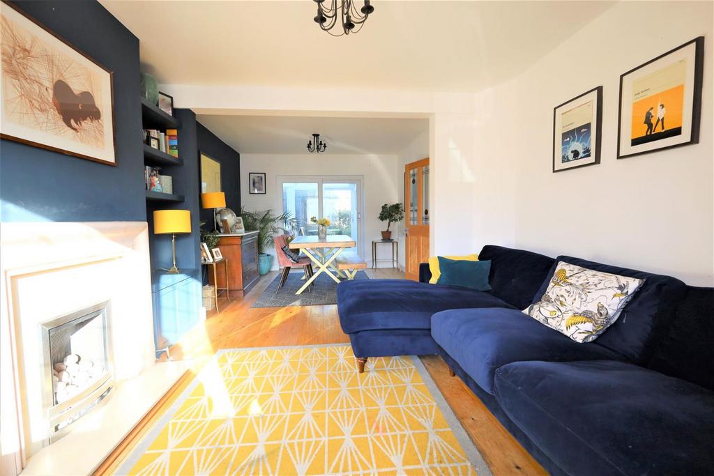 Lounge/dining room