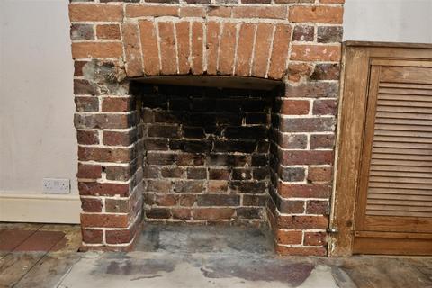 34 Kings Road, Godalming, GU7 3ET
