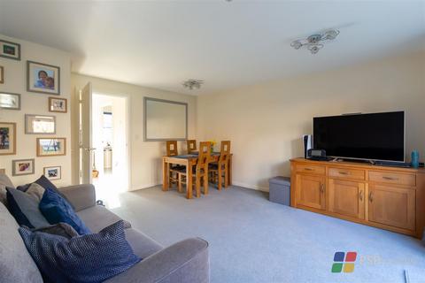 25 Renfields, Haywards Heath, RH16 4TG