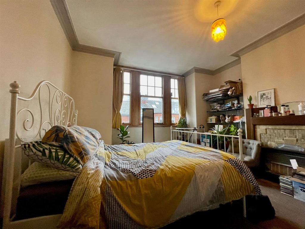 FFF Scarcroft Hill, Scarcroft Road 2 bed flat £850 pcm (£196 pw)