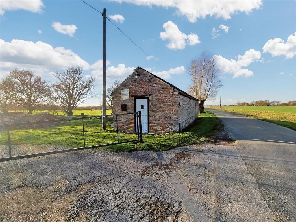 Mill Bank, Holbeach 2 bed property with land for sale £150,000