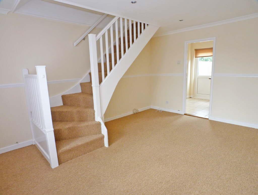 Lindfield Drive, Hailsham 2 bed terraced house £900 pcm (£208 pw)