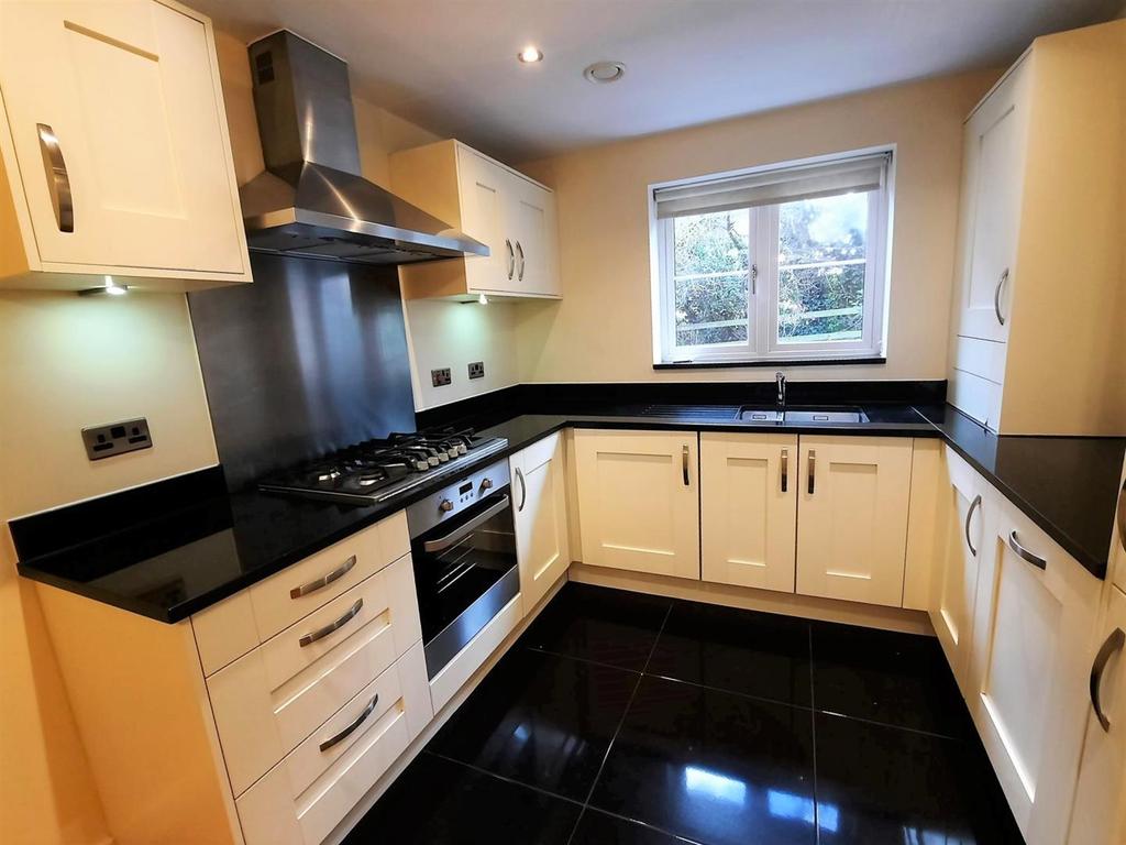 Clements Close, Puckeridge 3 bed terraced house £1,550 pcm (£358 pw)