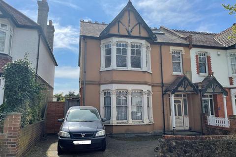 13 Blenheim Road, Bromley, BR1 2EX