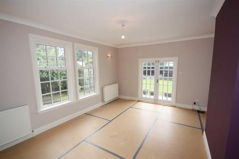 13 Blenheim Road, Bromley, BR1 2EX