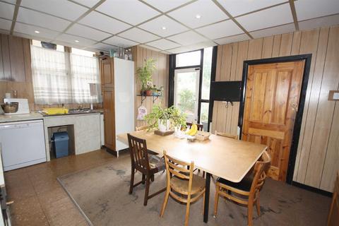 13 Blenheim Road, Bromley, BR1 2EX
