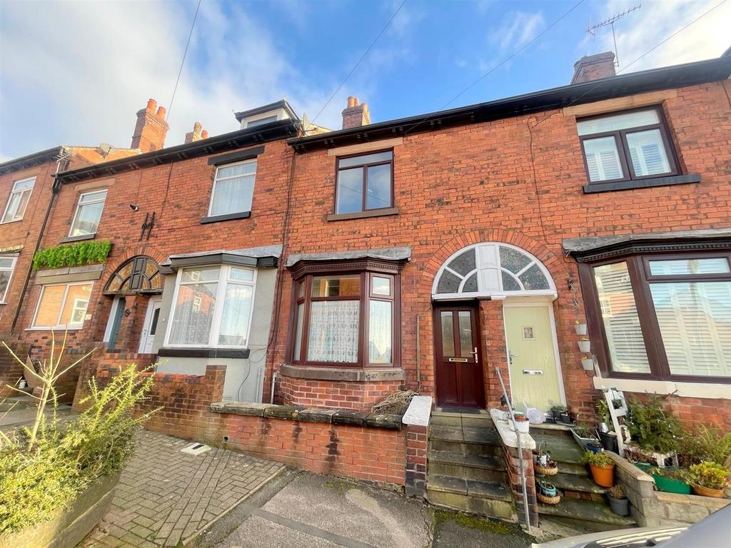 Cruso Street, Leek 3 bed end of terrace house £130,000
