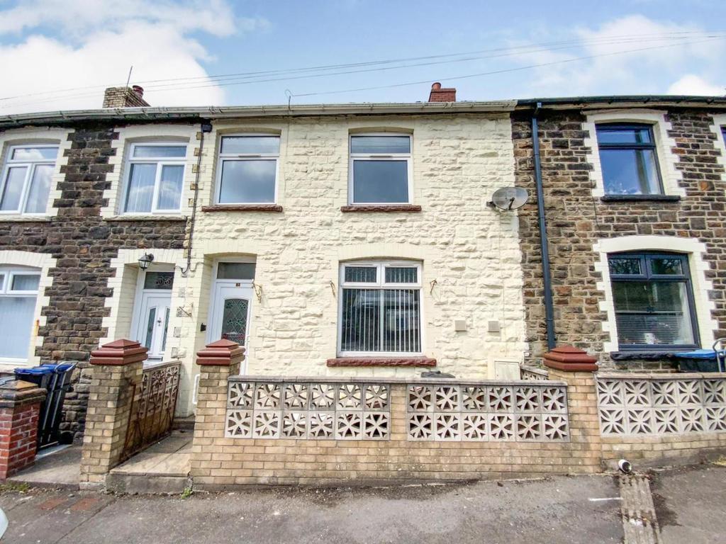 Aberbeeg Road, Abertillery 3 bed terraced house £695 pcm (£160 pw)