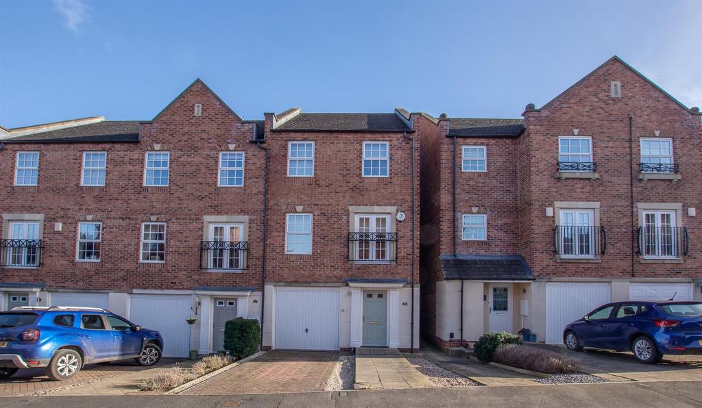 Monarch Way, Sovereign Park, York... 4 bed terraced house £1,500 pcm