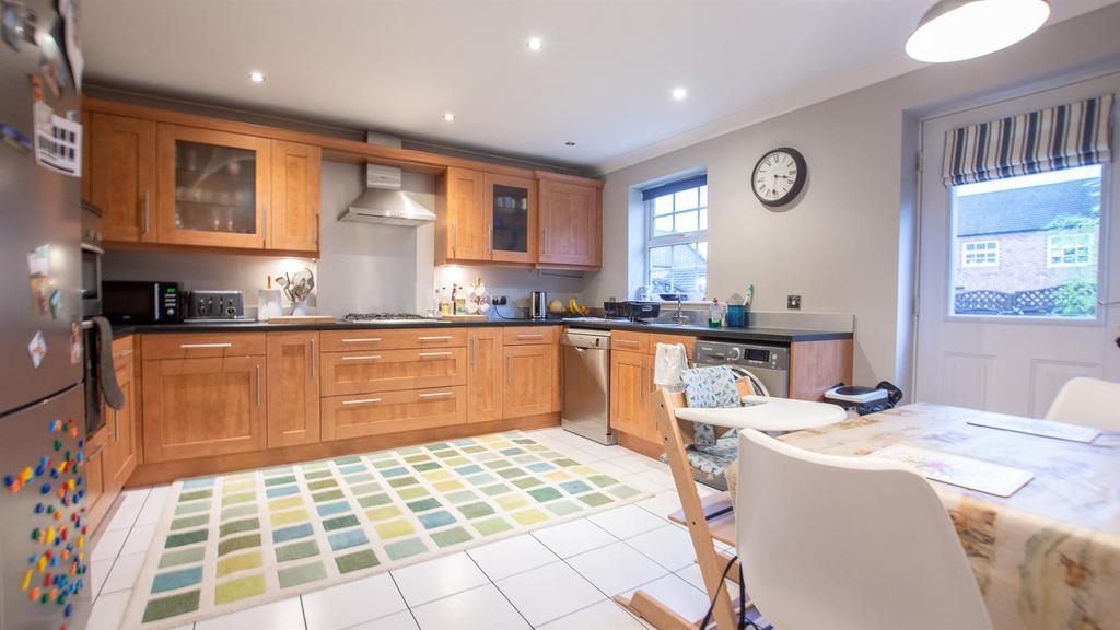 Monarch Way, Sovereign Park, York... 4 bed terraced house £1,500 pcm