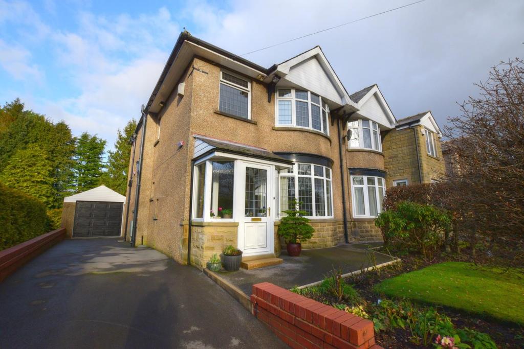 Barrowford Road, Colne 3 bed semidetached house £275,000