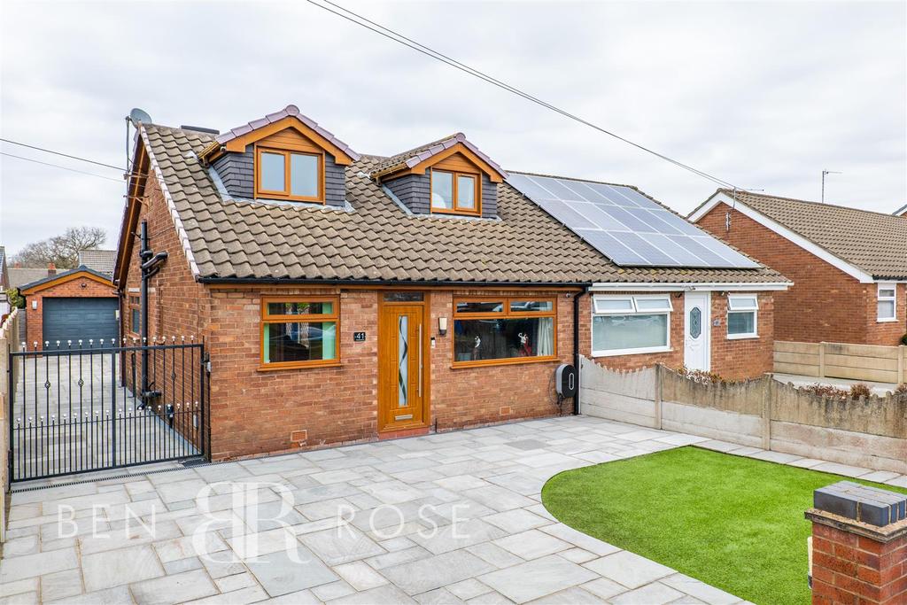 Queensway, Euxton, Chorley 3 bed semidetached bungalow £259,995