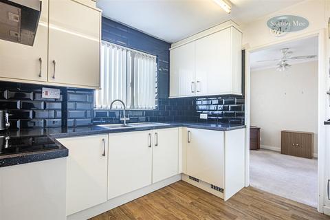 17 Burns Drive, Chapeltown, Sheffield, S35 1SP