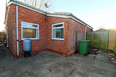 23 Buckden Close, Warwick, CV34 5XG